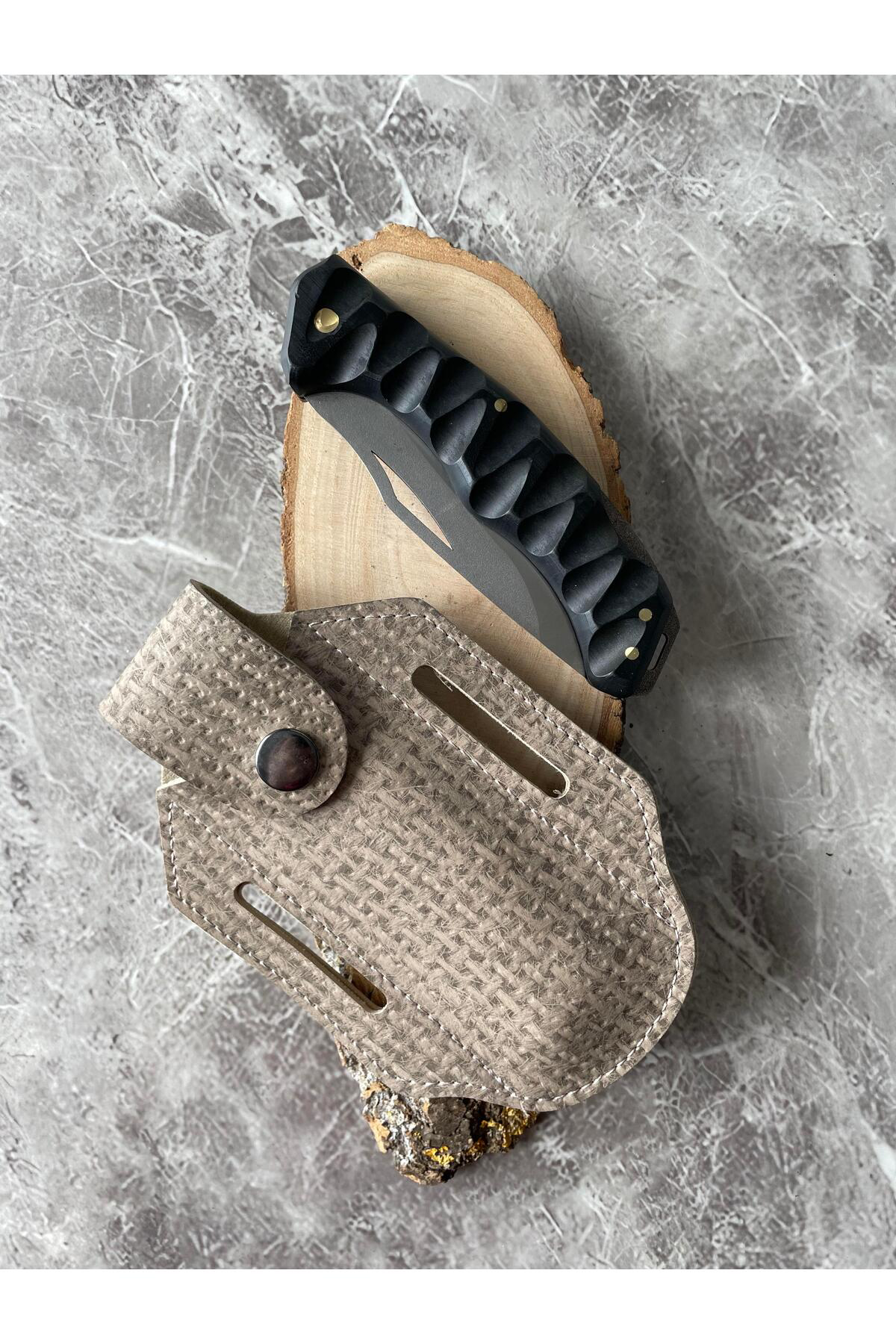 Siyah Kompakt Kabzeli Kamp Çakısı – 9,5 cm Namlu – Cam Kırma & İp