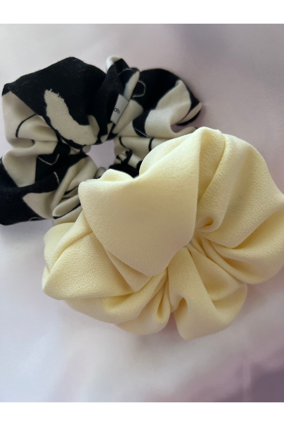 Siyah Krem Scrunchie Lastik Toka Set