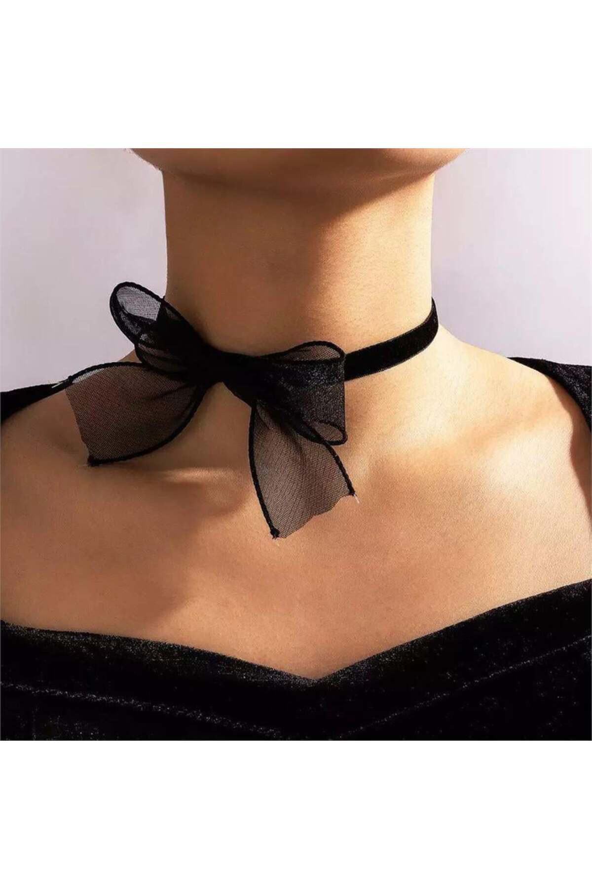 Siyah Kurdele Detaylı Tasma