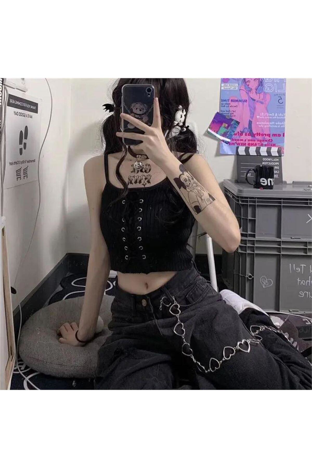 Siyah Kuşgözü Bağcık Detaylı Askılı Kadın T-Shirt