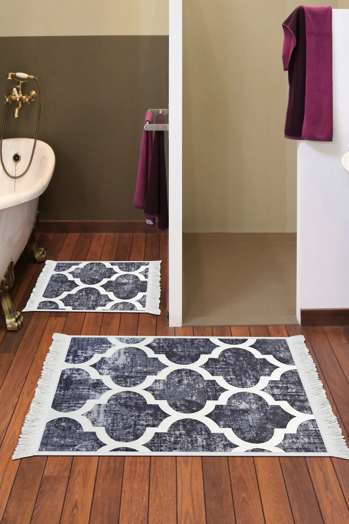 Siyah Maça 2'li Banyo Paspası Klozet Takımı Siyah Maça 2'li Banyo Paspası Klozet Takımı