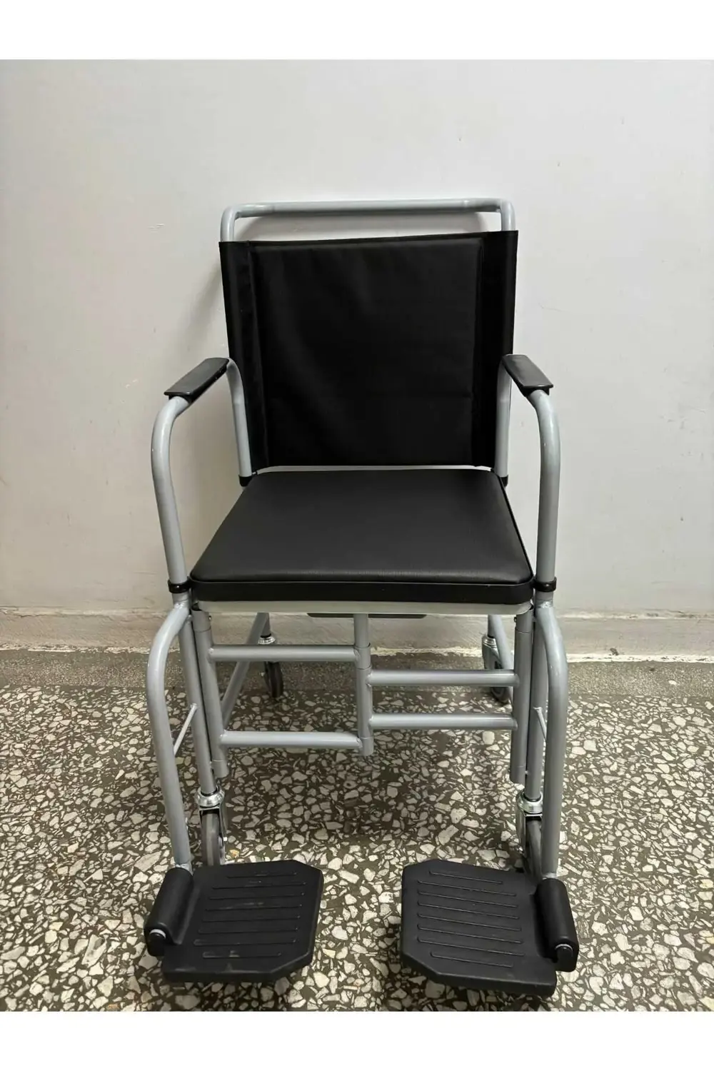 Siyah-mavi Ev Tipi Tekerlekli Sandalye Banyo Arabası