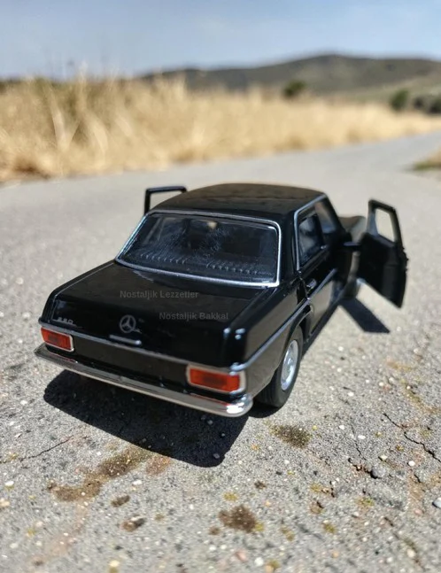 Siyah Mercedes Benz 220 Diecast Çek Bırak Model Araba