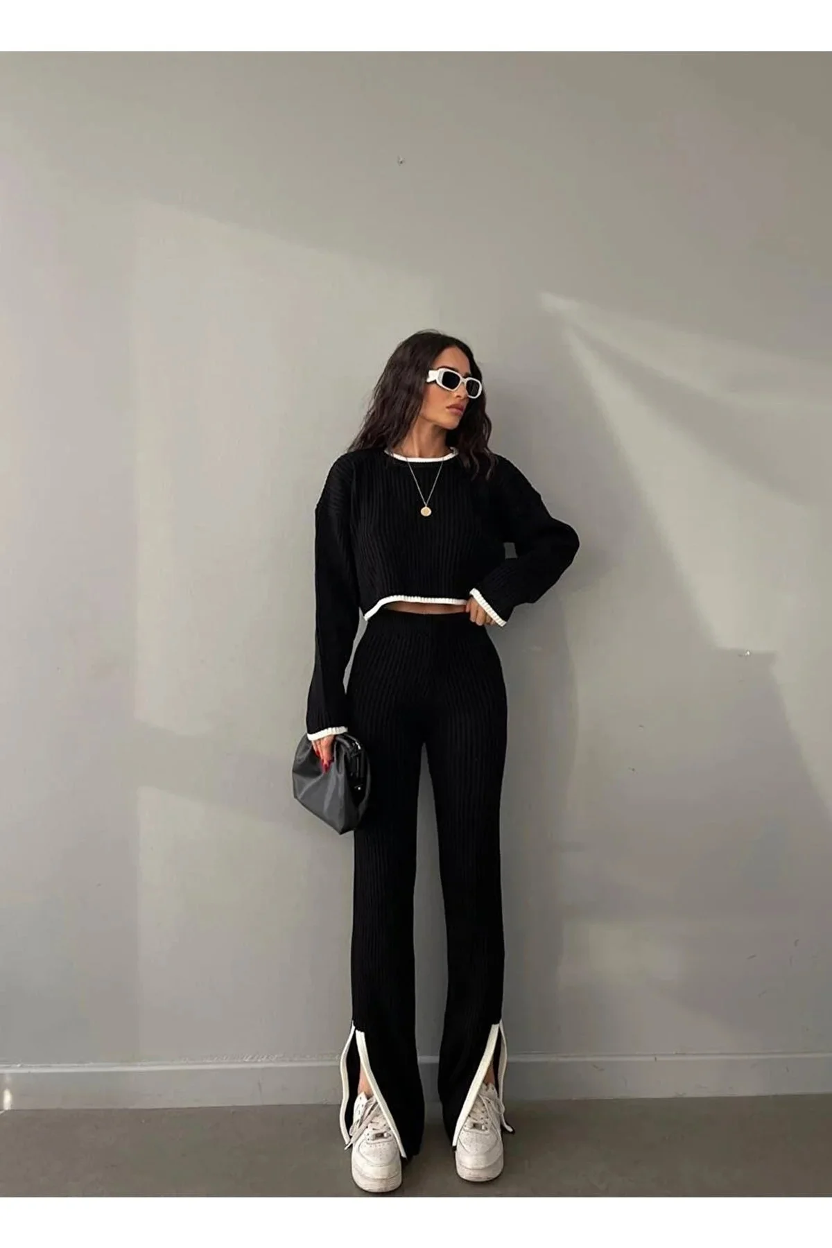 Siyah Oversize Yırtmaç Detaylı Bisiklet Yaka Triko Alt-üst Takım