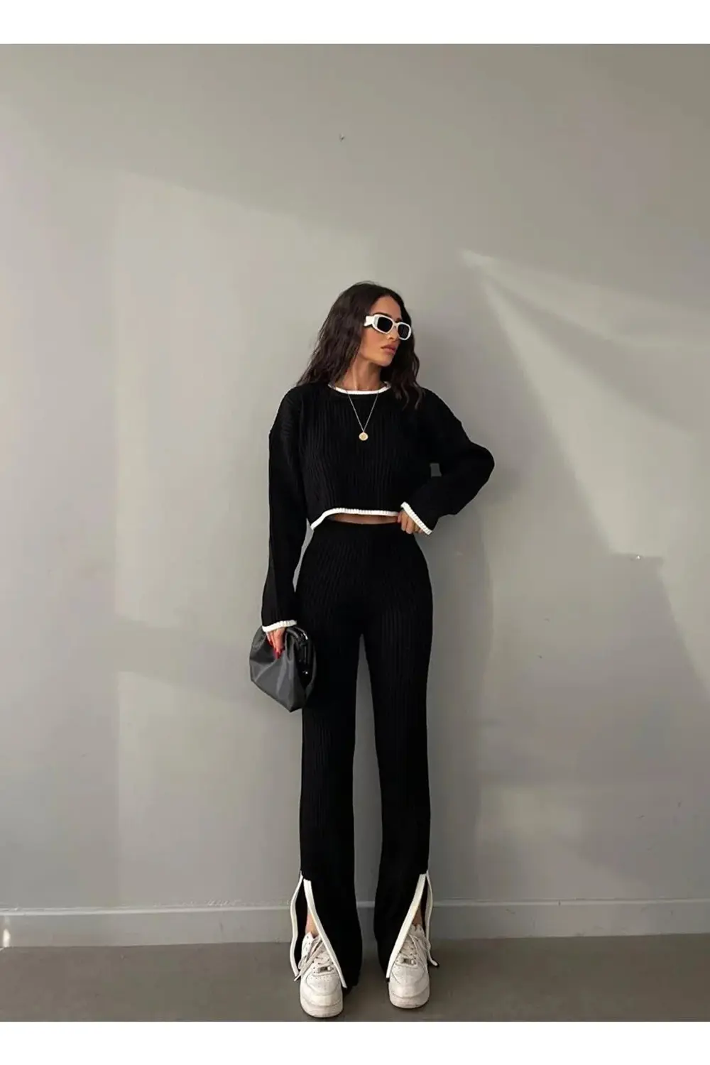 Siyah Oversize Yırtmaç Detaylı Bisiklet Yaka Triko Alt-üst Takım