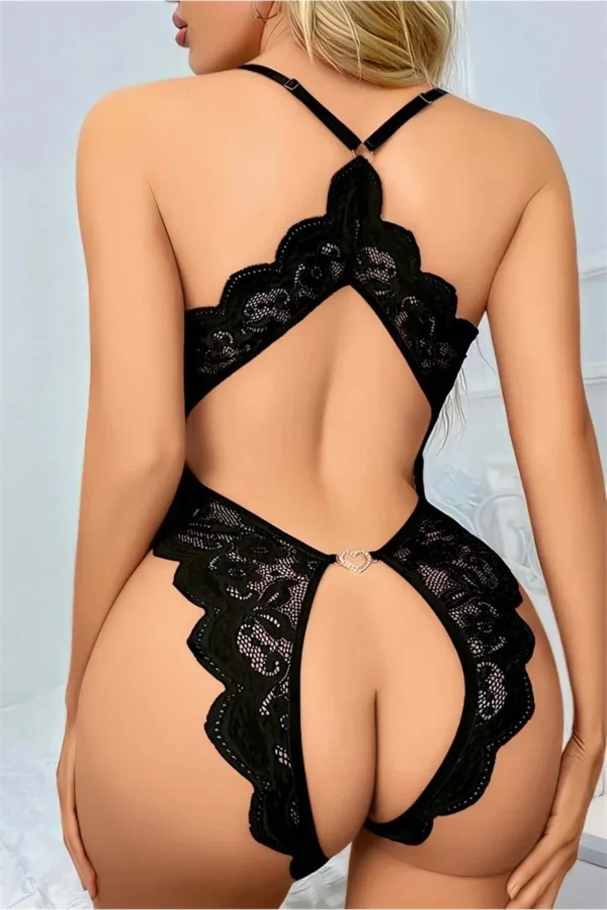 Siyah Özel Bölgesi Açık Dantel İşlemeli Body