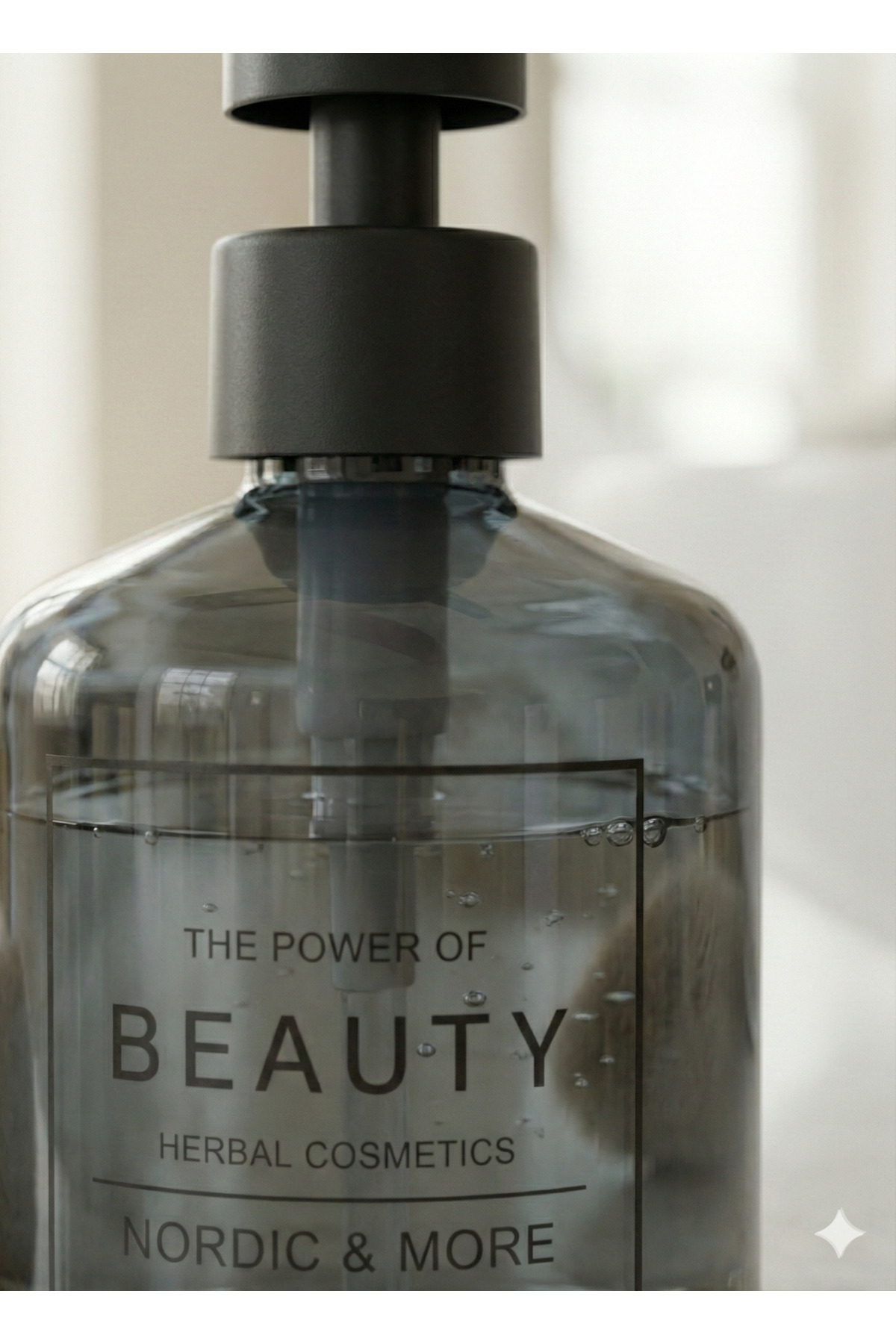 Siyah Pompa Gri Cam Sabun Şişesi 280 ml - Mutfak ve Banyo İçin Es Siyah Pompa Gri Cam Sabun Şişesi 280 ml - Mutfak ve Banyo İçin Es