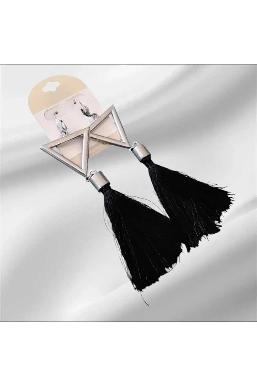 Siyah püsküllü üçgen modelli çelik küpe - fashion - kişiye özel Siyah püsküllü üçgen modelli çelik küpe - fashion - kişiye özel