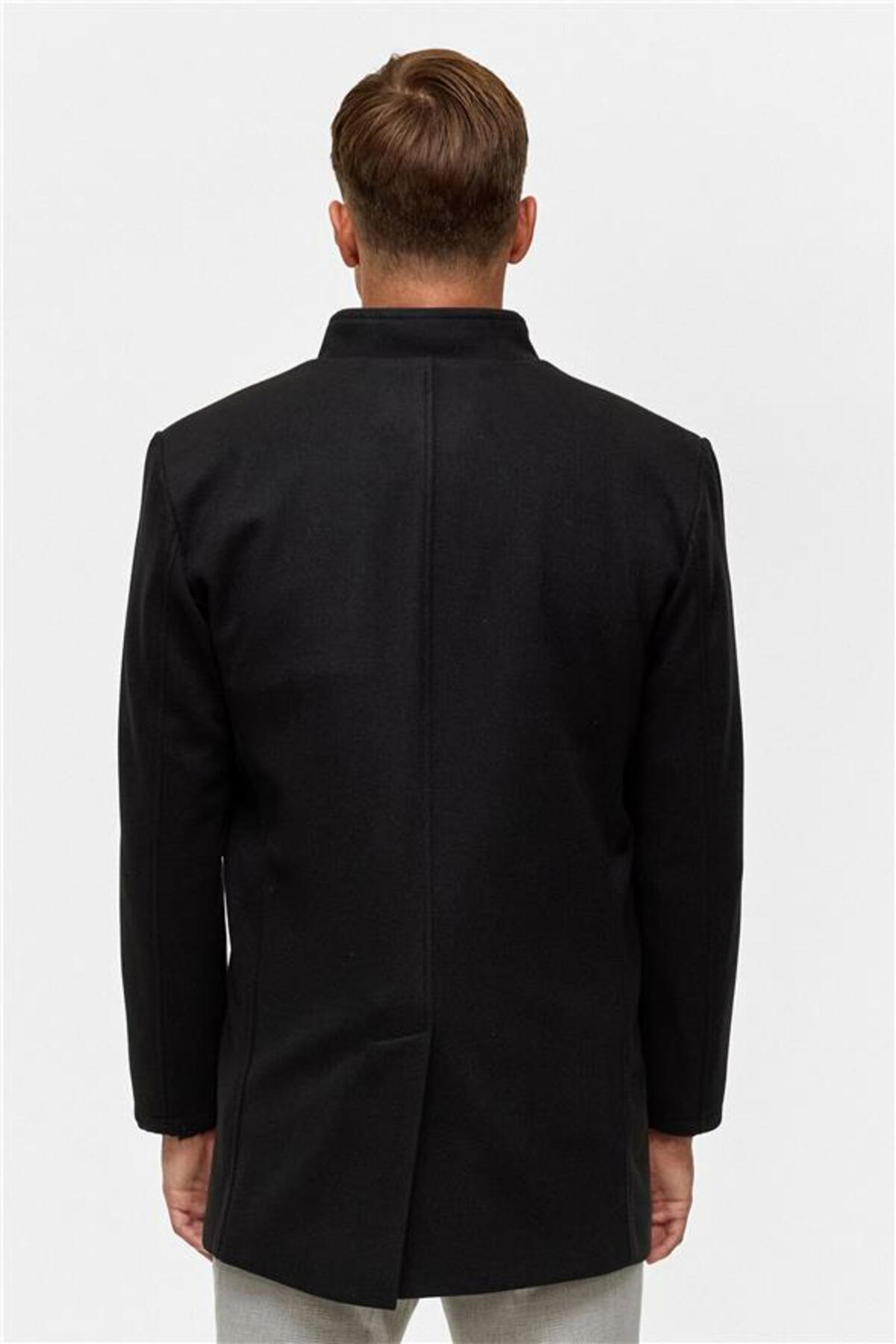Siyah Regular Düz Hakim Yaka Kaban