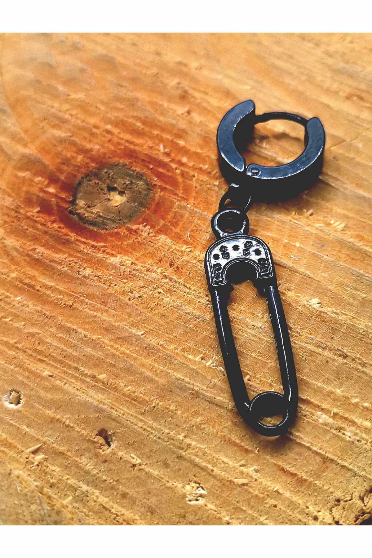 Siyah Renk  Çelik Çatal İğne Figürlü Küpe 2 Adet