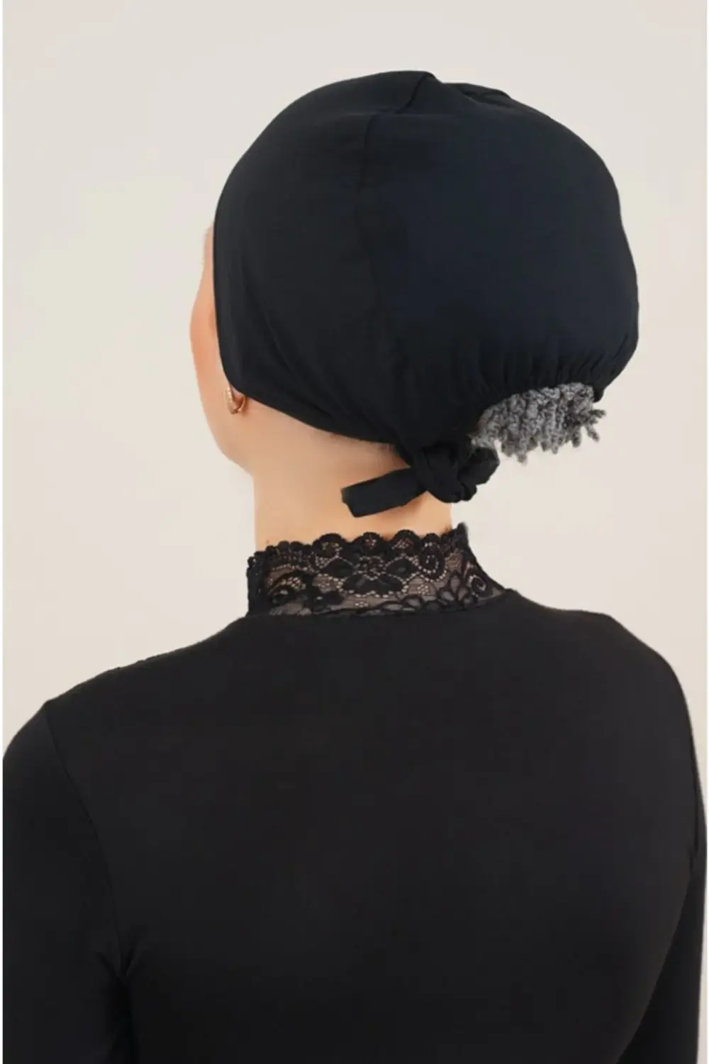 Siyah Renk Gösterişli Lüks Bone