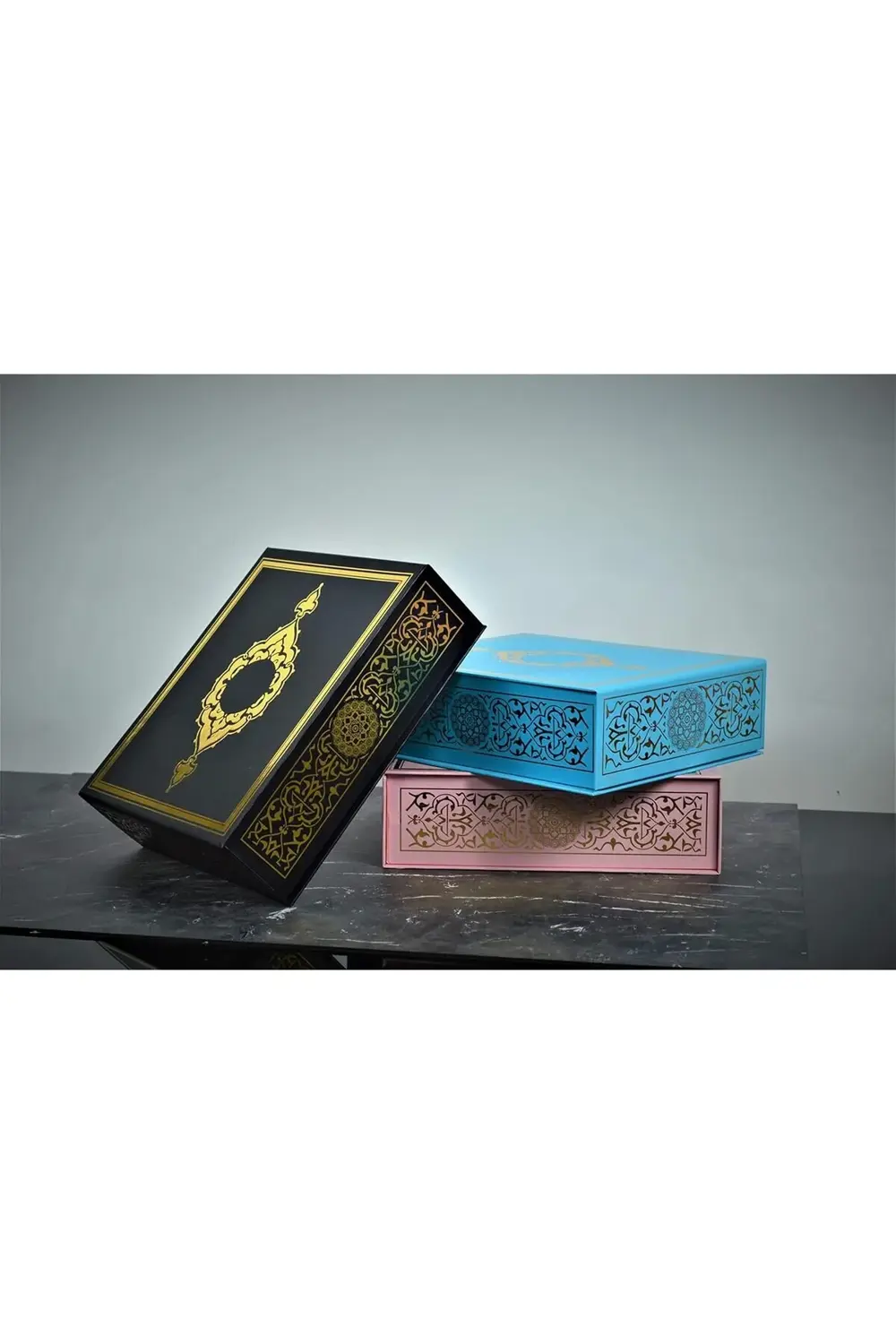 Siyah Renk Lüks Yaldız Baskılı Hediye Kutusu "26 cm x 22 cm x 7.5