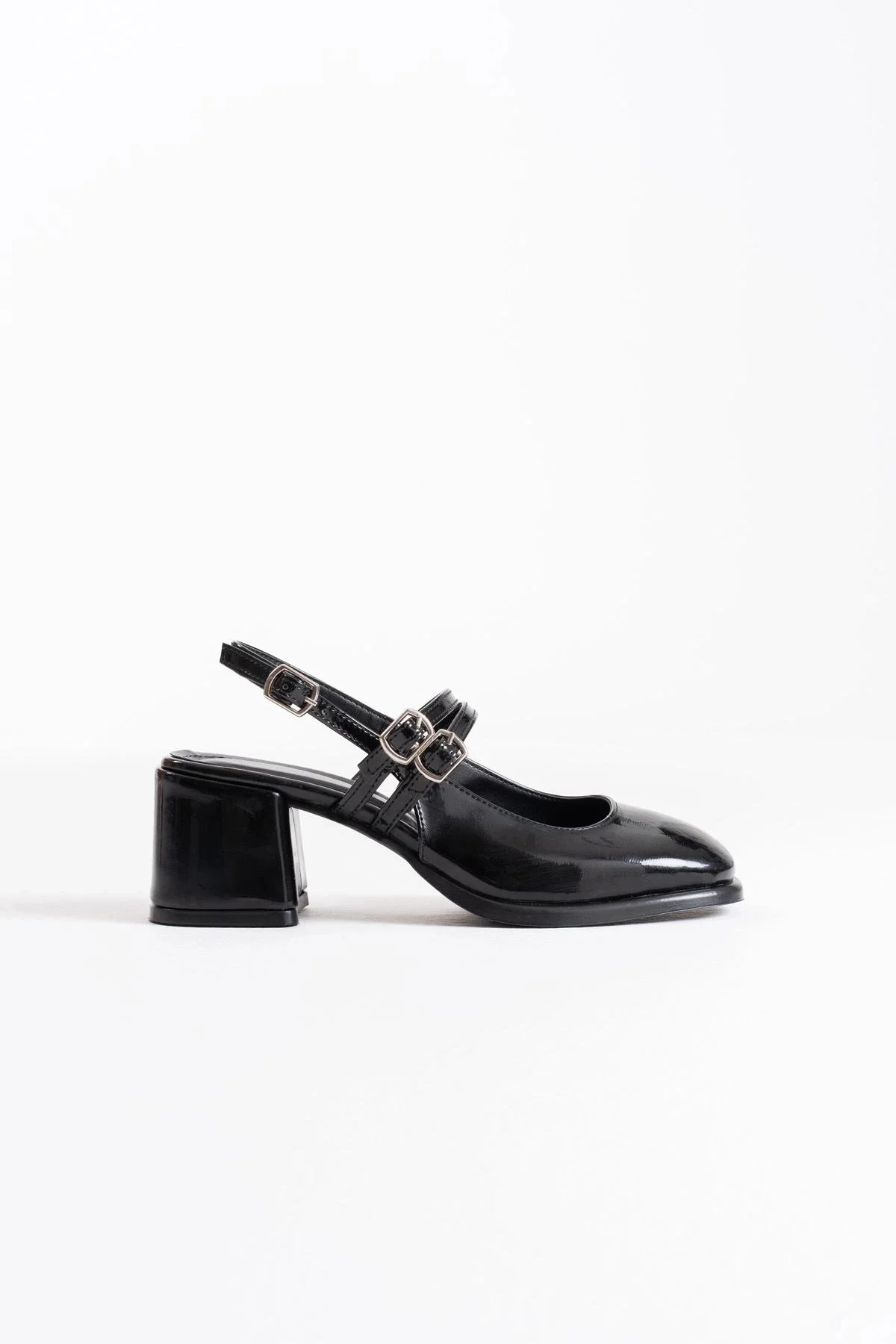 Siyah Rugan Kadın Topuklu Ayakkabı TR02MS03A