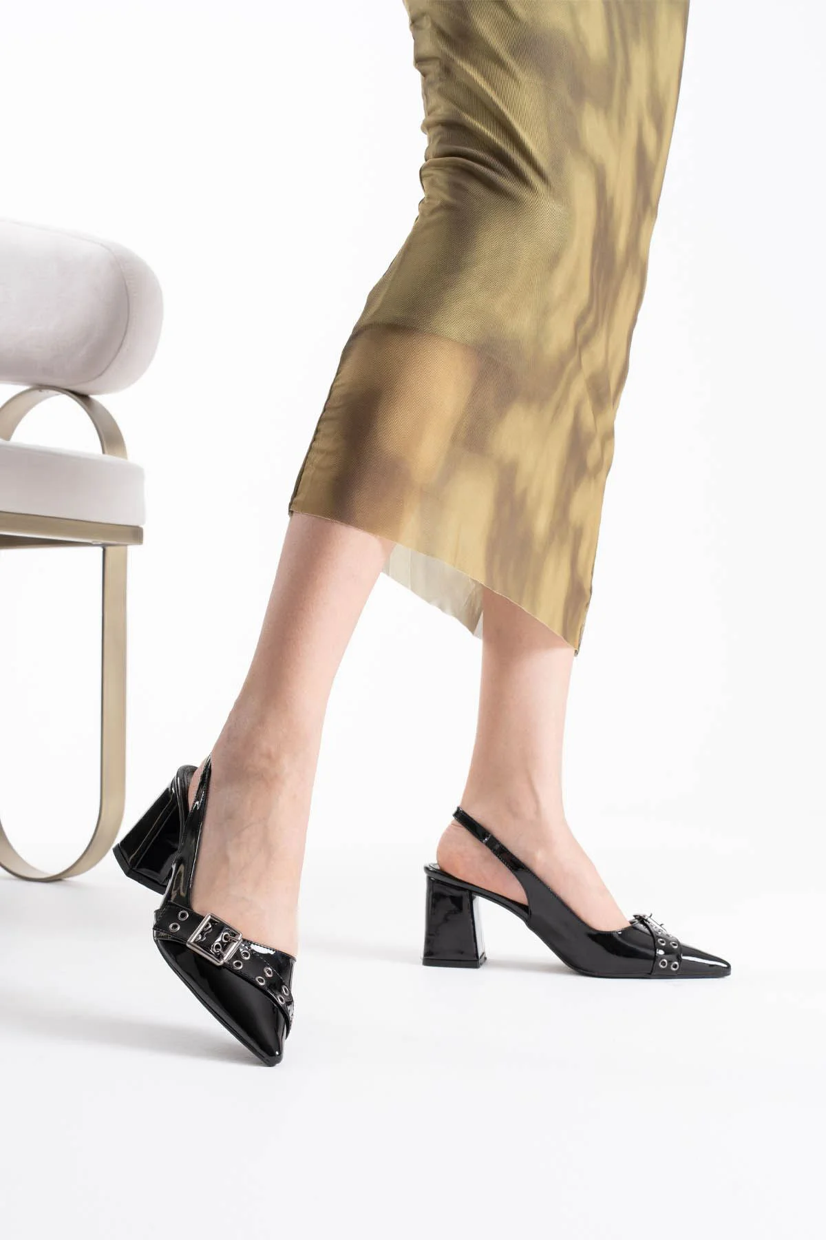 Siyah Rugan Kadın Topuklu Ayakkabı TR08MS07A