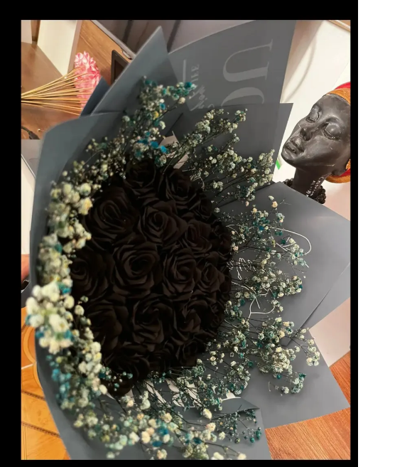 SİYAH SATEN GÜL BUKETİ