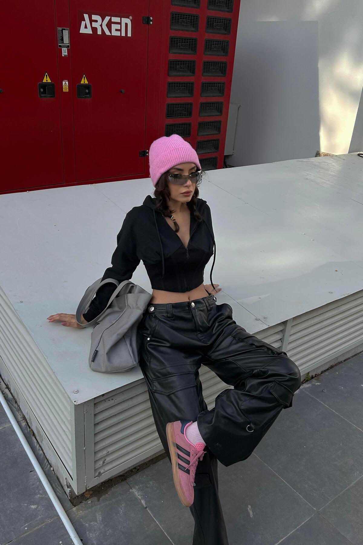 Köstebek Siyah Şeritli Y2k Crop Hırka