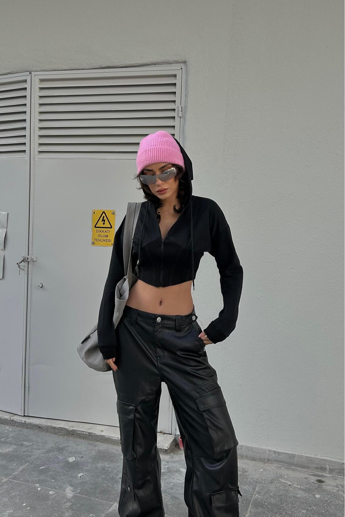 Köstebek Siyah Şeritli Y2k Crop Hırka