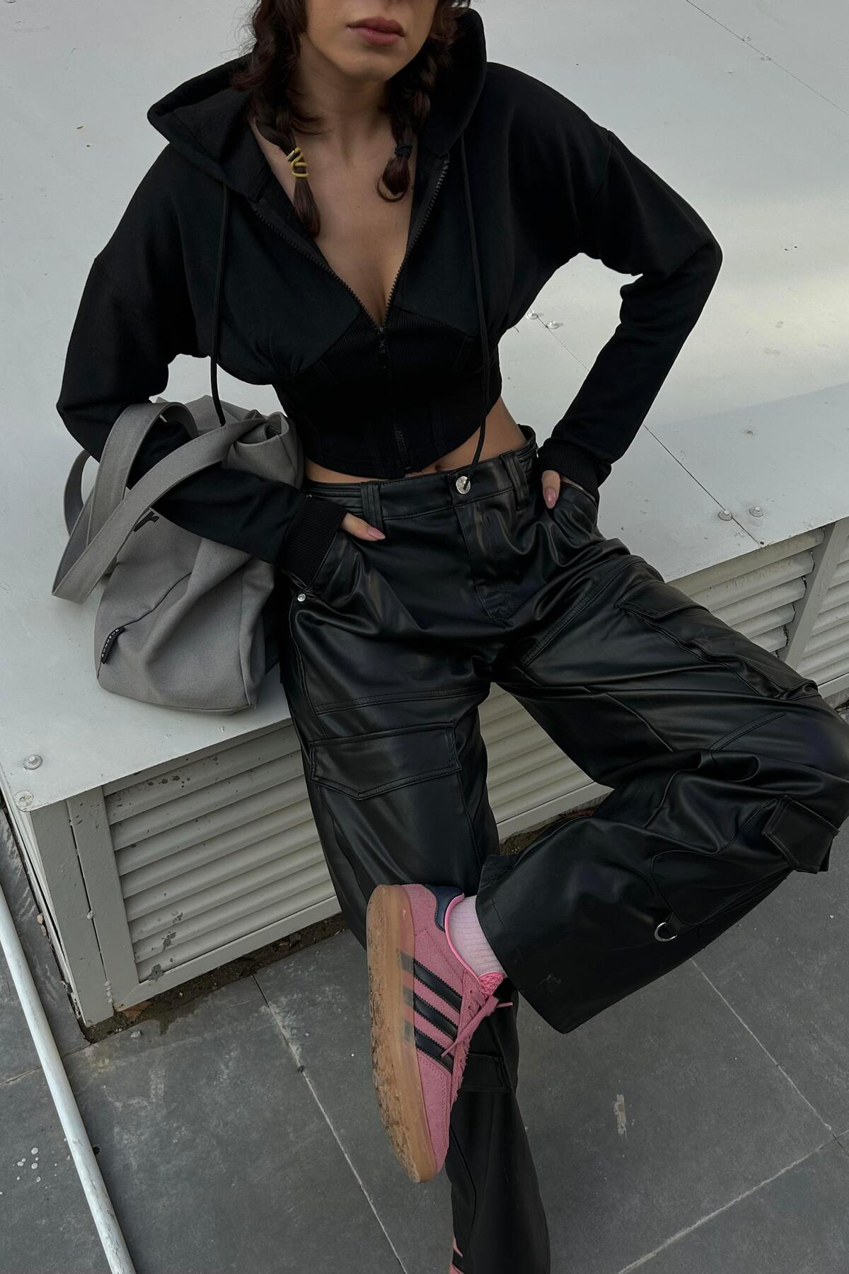 Köstebek Siyah Şeritli Y2k Crop Hırka