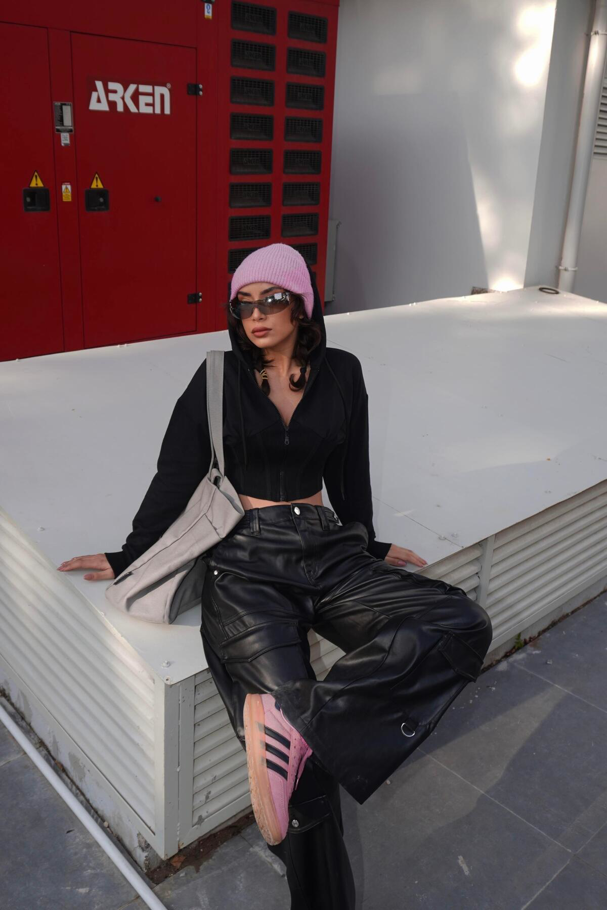 Köstebek Siyah Şeritli Y2k Crop Hırka