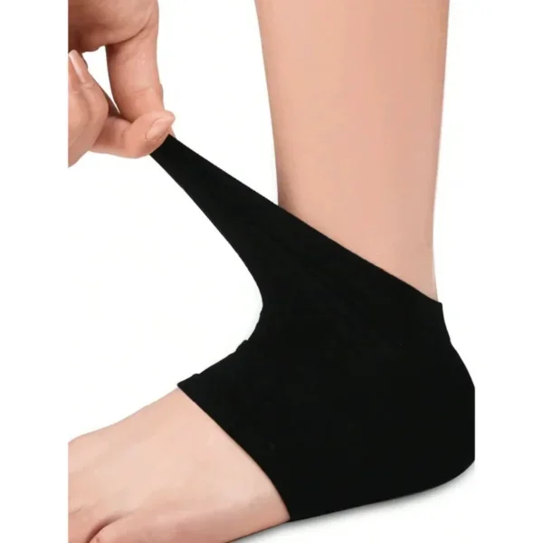 Siyah Silikon Topuk Nemlendirici Çorap ile Derinlemesine Ayak Bak