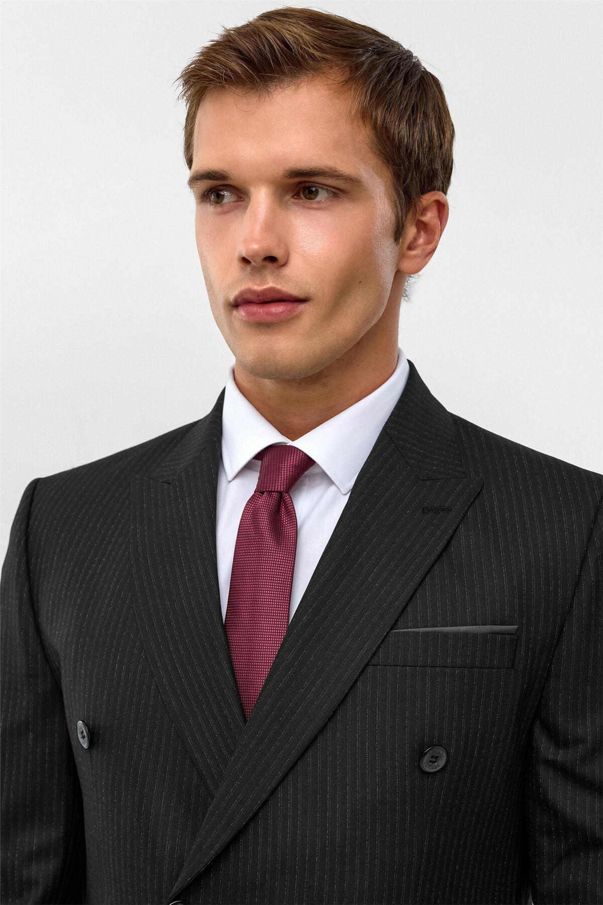 Süvari Siyah Slim Çizgili Sivri Yaka 6 Drop Takım Elbise