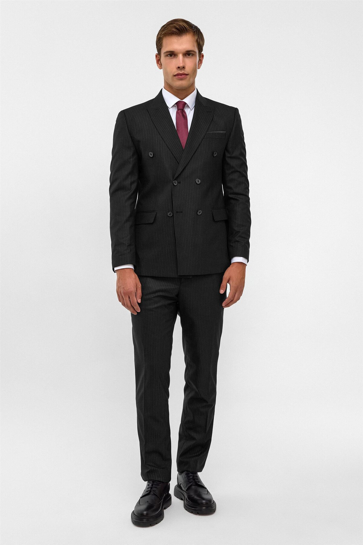 Süvari Siyah Slim Çizgili Sivri Yaka 6 Drop Takım Elbise