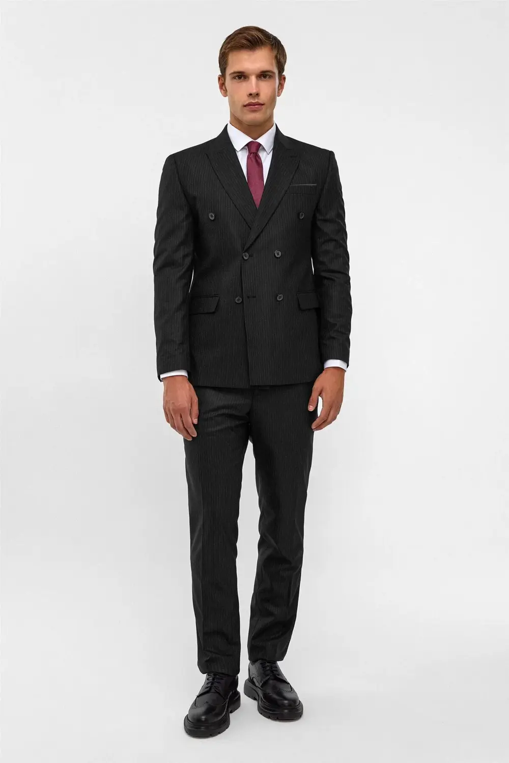 Süvari Siyah Slim Çizgili Sivri Yaka 6 Drop Takım Elbise