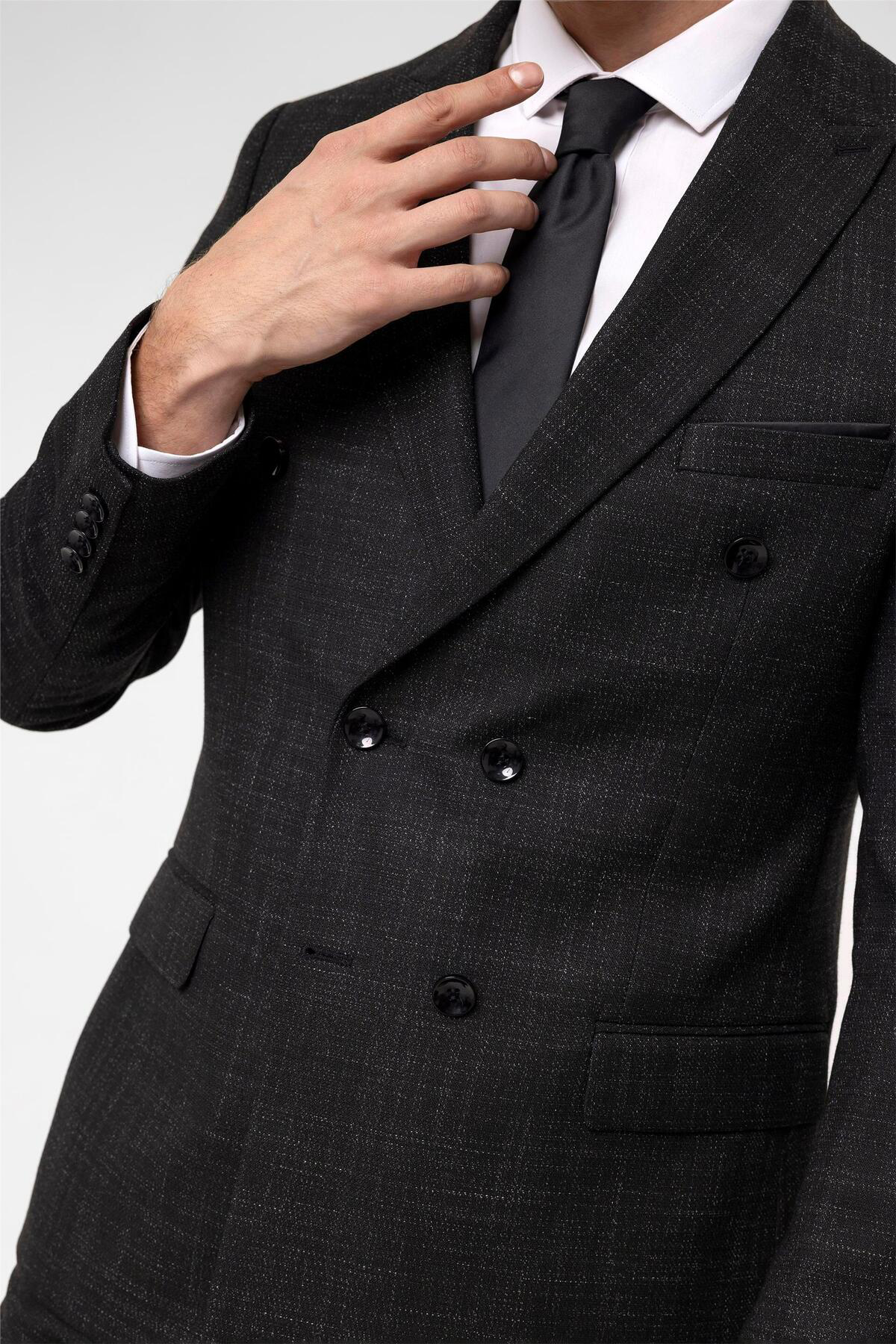 Süvari Siyah Slim Fit Armürlü Sivri Yaka 6 Drop Klasik Takım Elbise