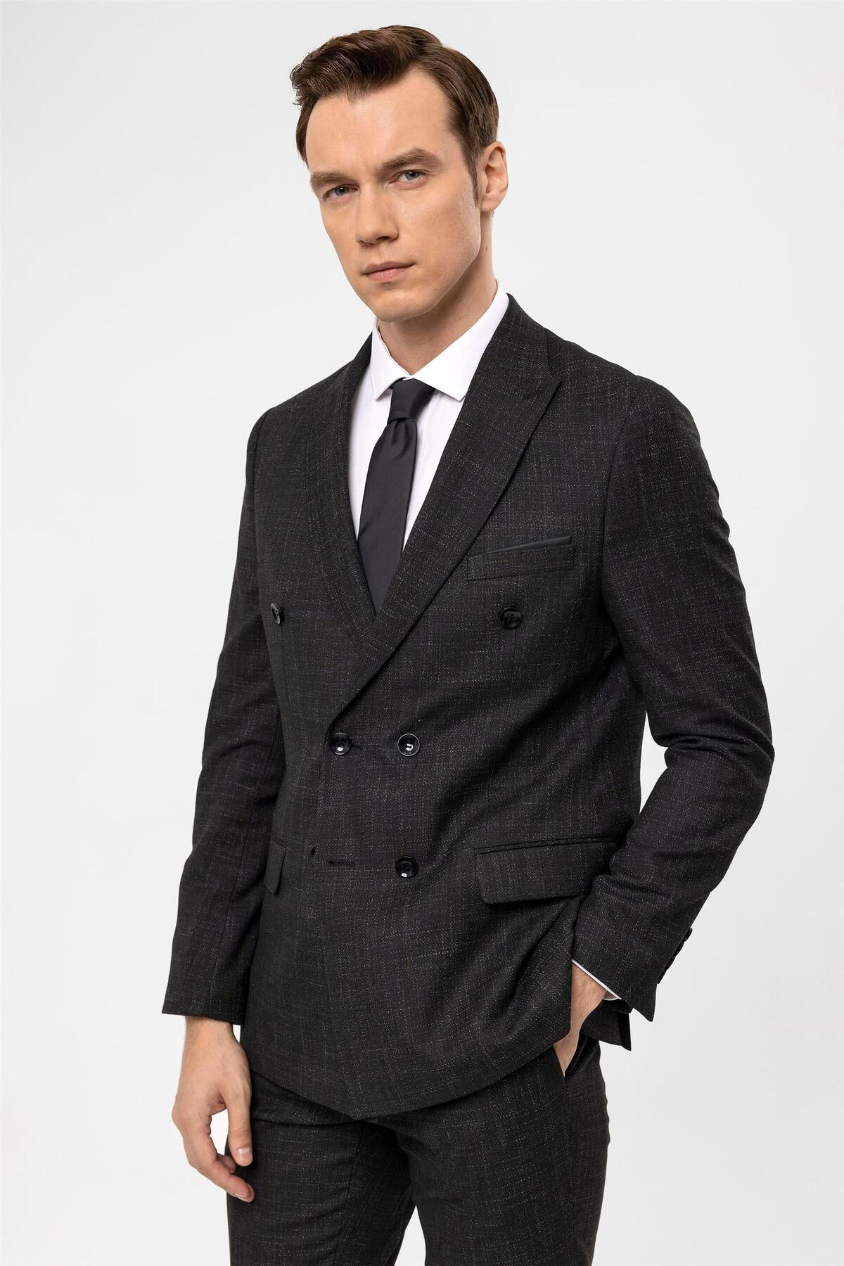 Süvari Siyah Slim Fit Armürlü Sivri Yaka 6 Drop Klasik Takım Elbise