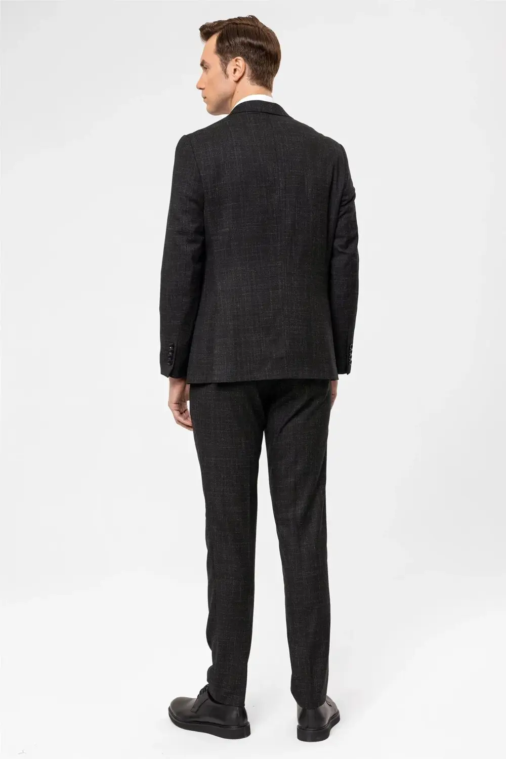 Süvari Siyah Slim Fit Armürlü Sivri Yaka 6 Drop Klasik Takım Elbise