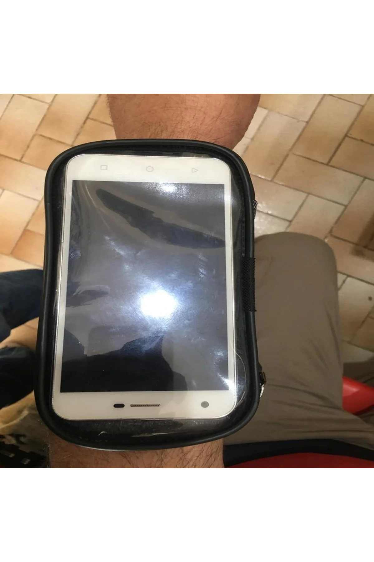 Siyah Su Geçirmez Kol Bağlantılı Lastikli Ayarlı Telefon Tutucu - Görsel 4