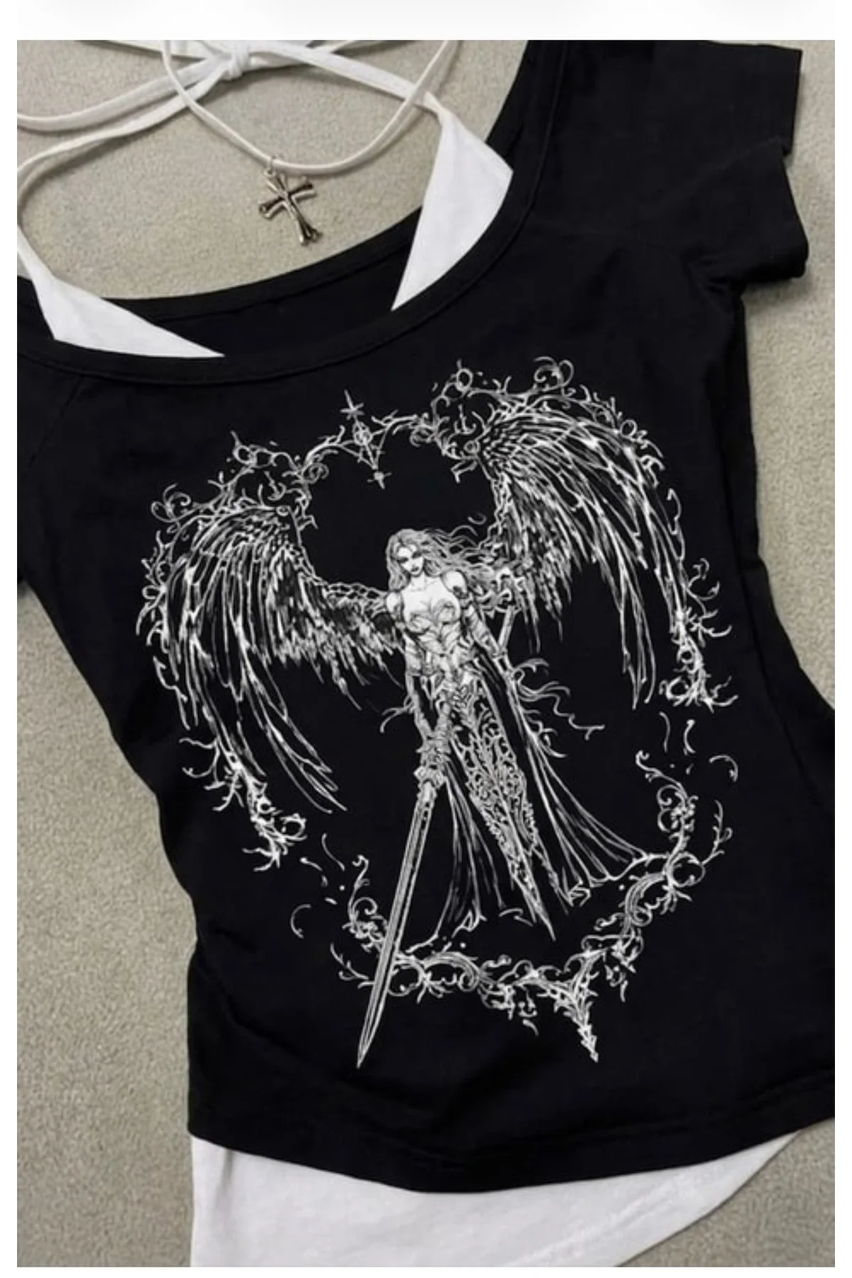 Siyah Sword Warriror Angel Madonna Yaka Ek Askılı Kısa Kollu Bluz Siyah Sword Warriror Angel Madonna Yaka Ek Askılı Kısa Kollu Bluz - Görsel 2