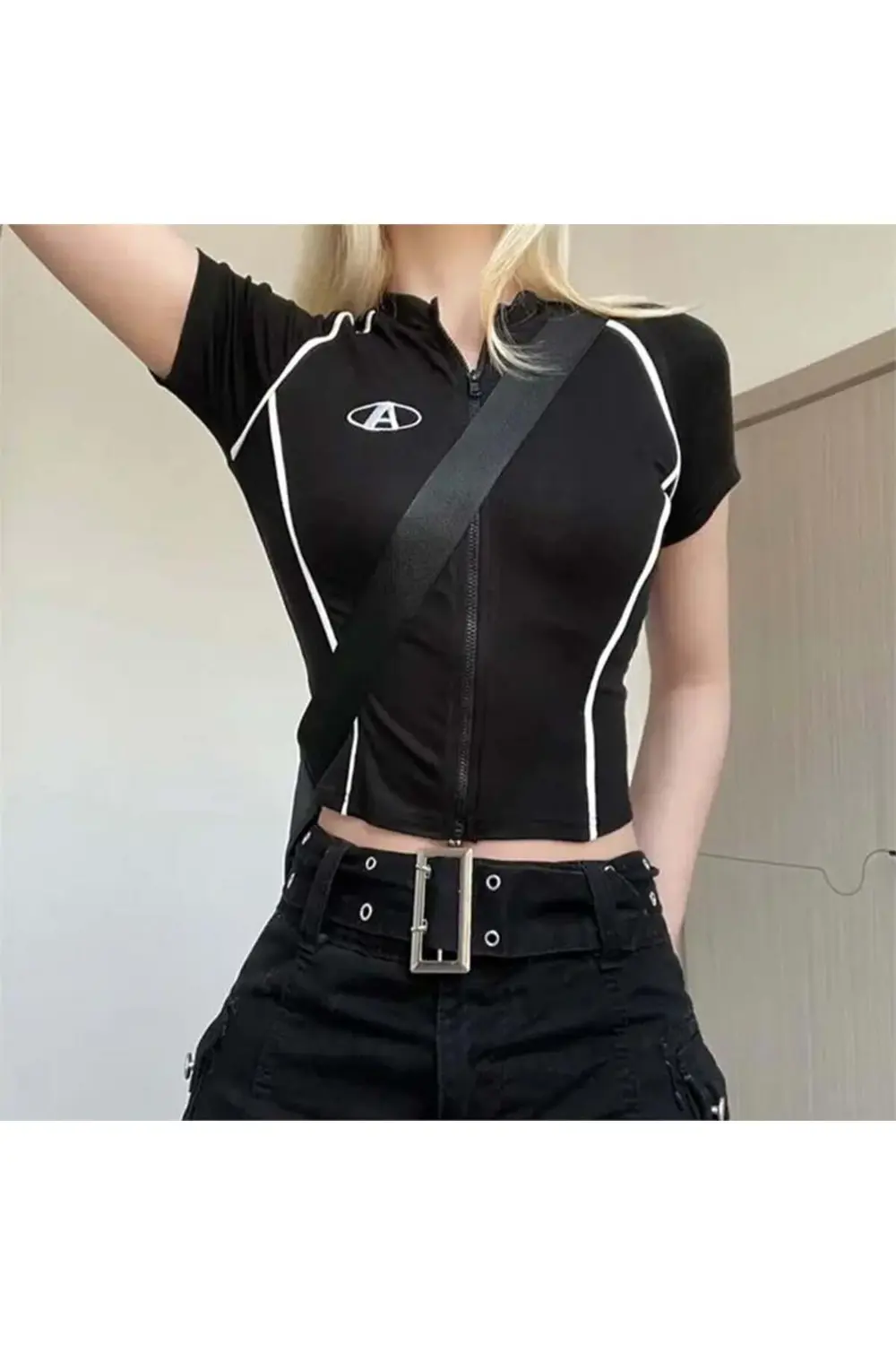 Siyah Symbol A Fermuarlı Yarım T-Shirt