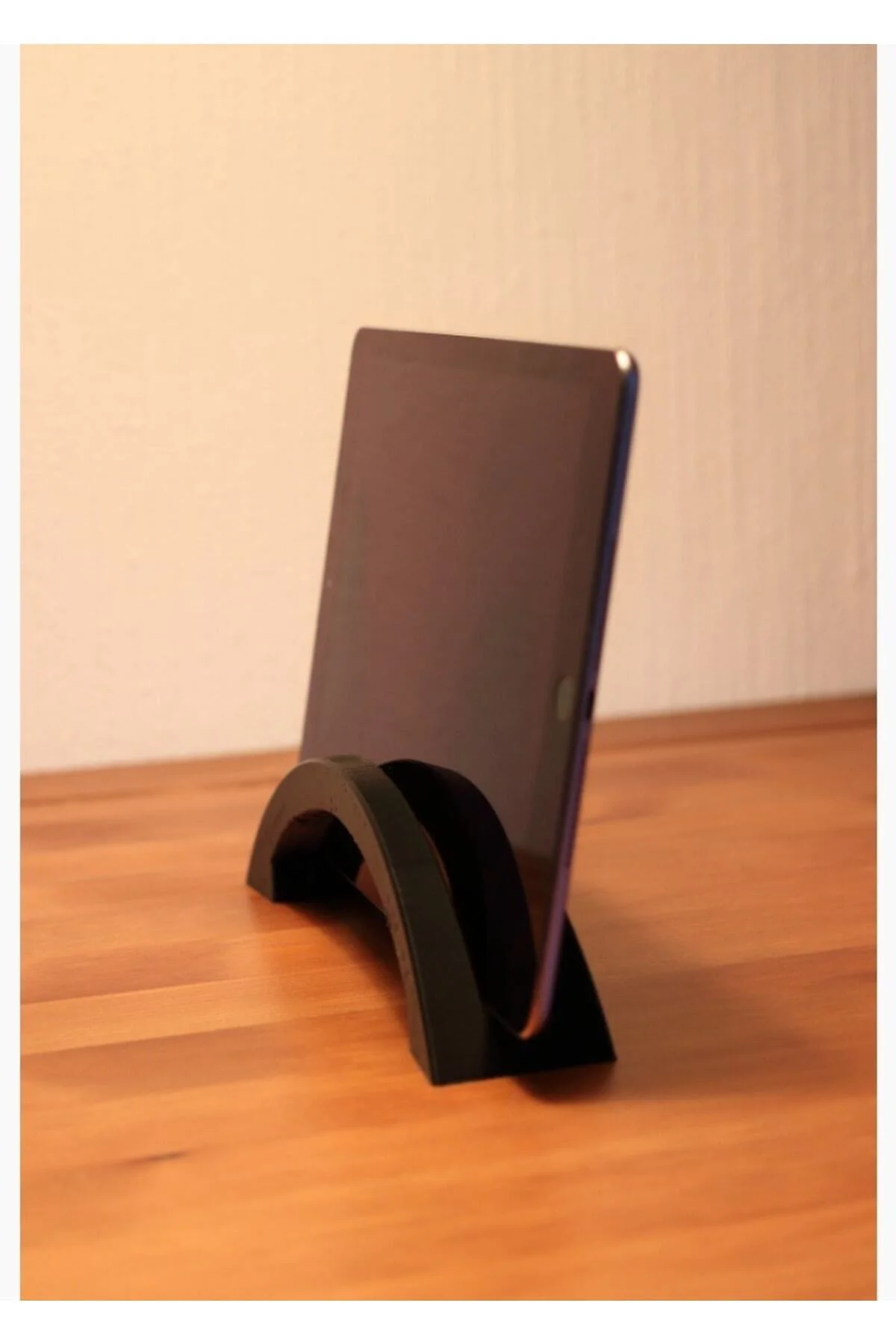 Siyah Tablet Standı