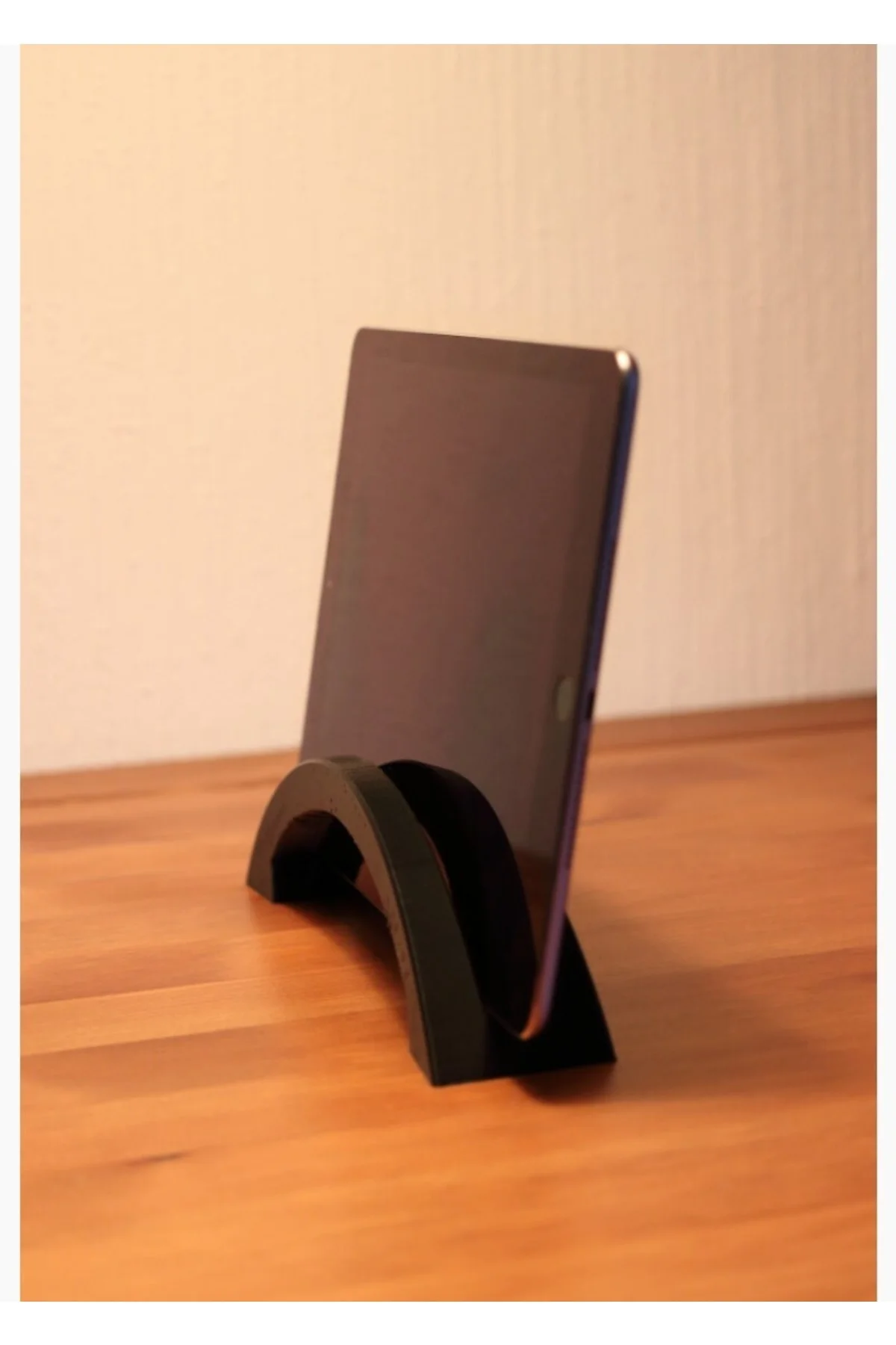 Siyah Tablet Standı