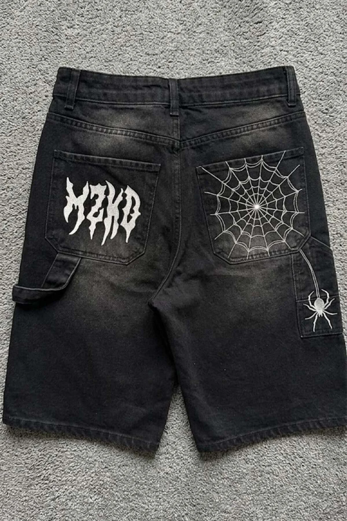 Siyah Taşlamalı Beyaz MZKD Spider Y2K Baggy Unisex Şort