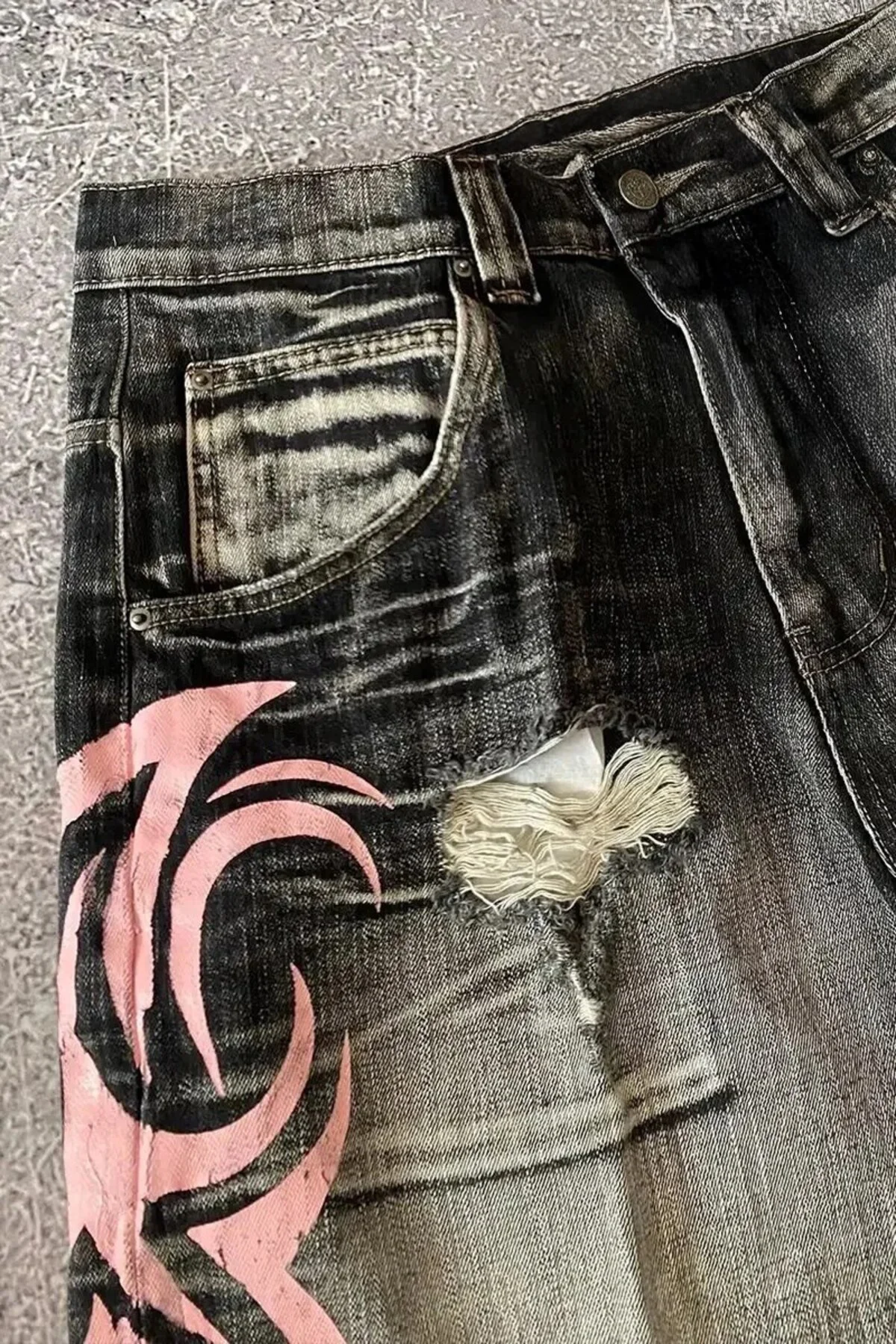 Siyah Taşlamalı Grunge Pembe Tribal Baskılı Harajuku Y2K Unisex Şort