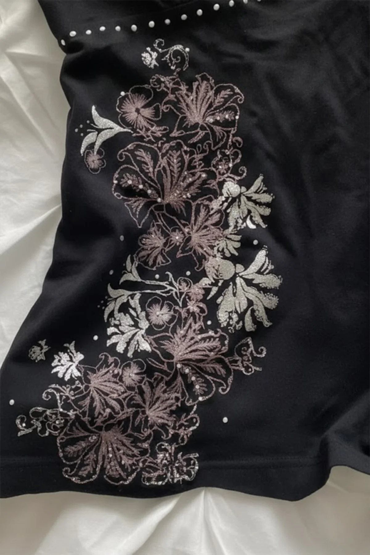 Siyah Taşlı Floral Desenli Vintage Y2K Askılı Crop Siyah Taşlı Floral Desenli Vintage Y2K Askılı Crop