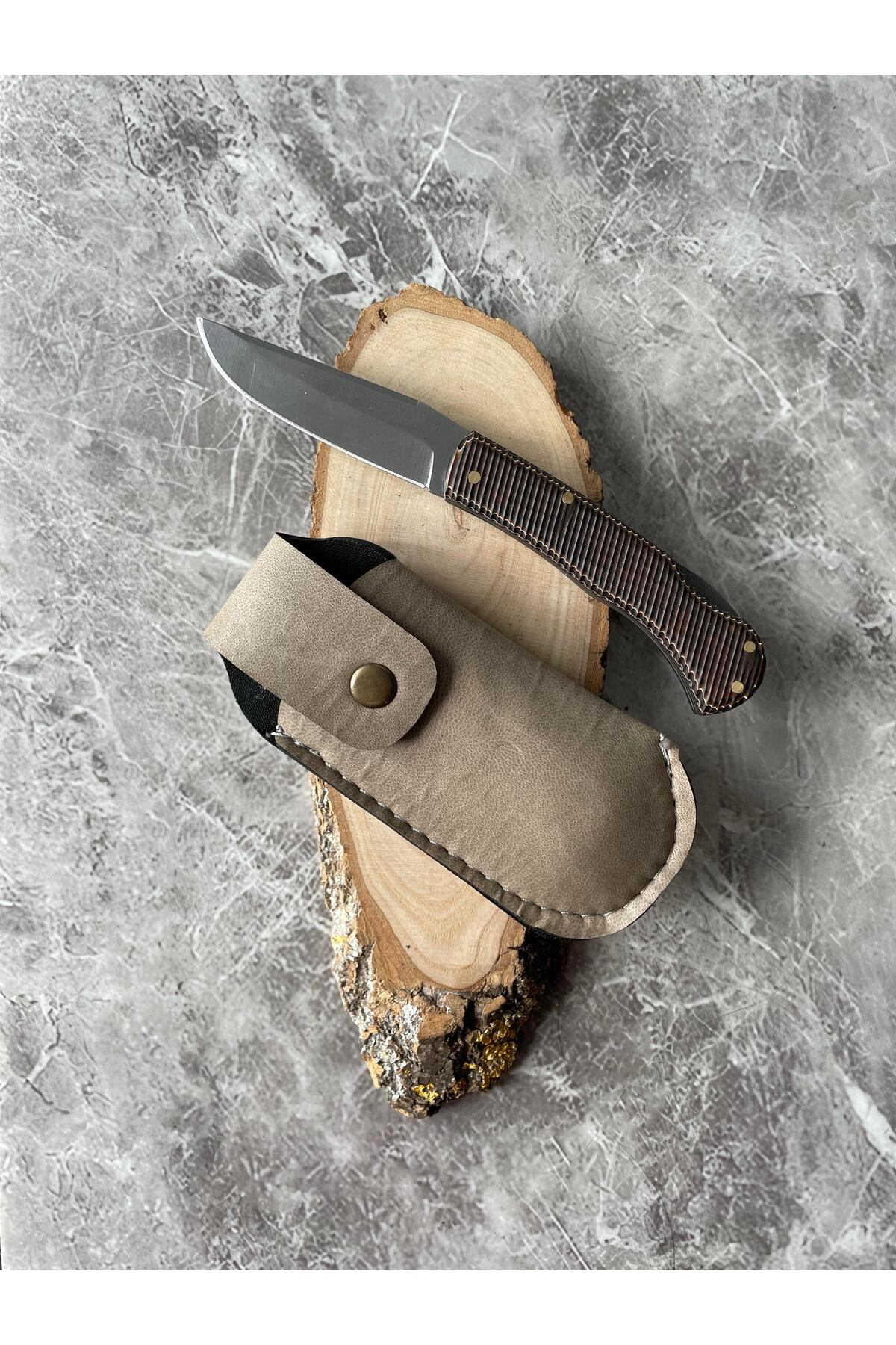 Siyah Verzalit Kabzeli Kamp Çakısı – 8 cm Namlu – Sırttan Kilitli