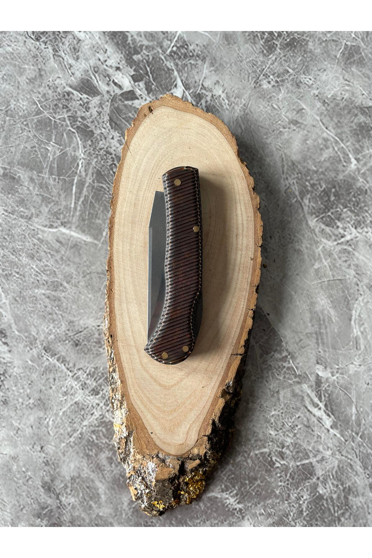 Siyah Verzalit Kabzeli Kamp Çakısı – 8 cm Namlu – Sırttan Kilitli