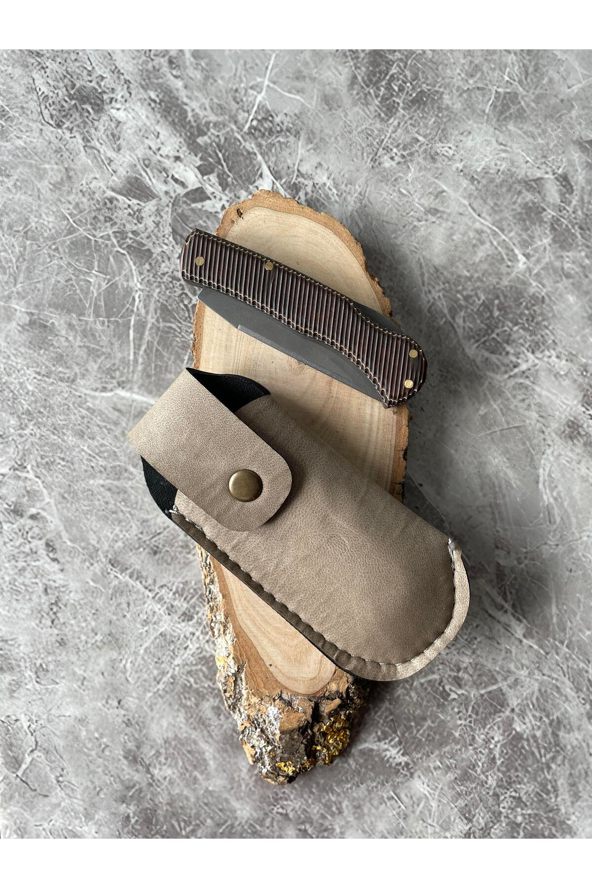 Siyah Verzalit Kabzeli Kamp Çakısı – 8 cm Namlu – Sırttan Kilitli