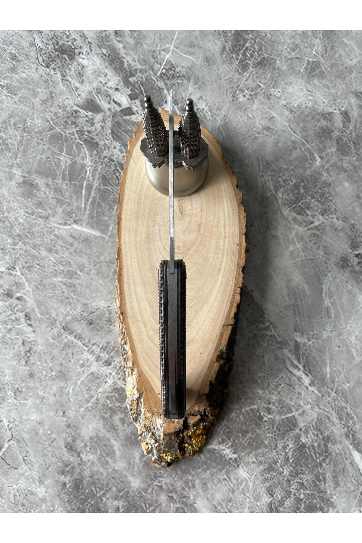 Siyah Verzalit Kabzeli Kamp Çakısı – 8 cm Namlu – Sırttan Kilitli