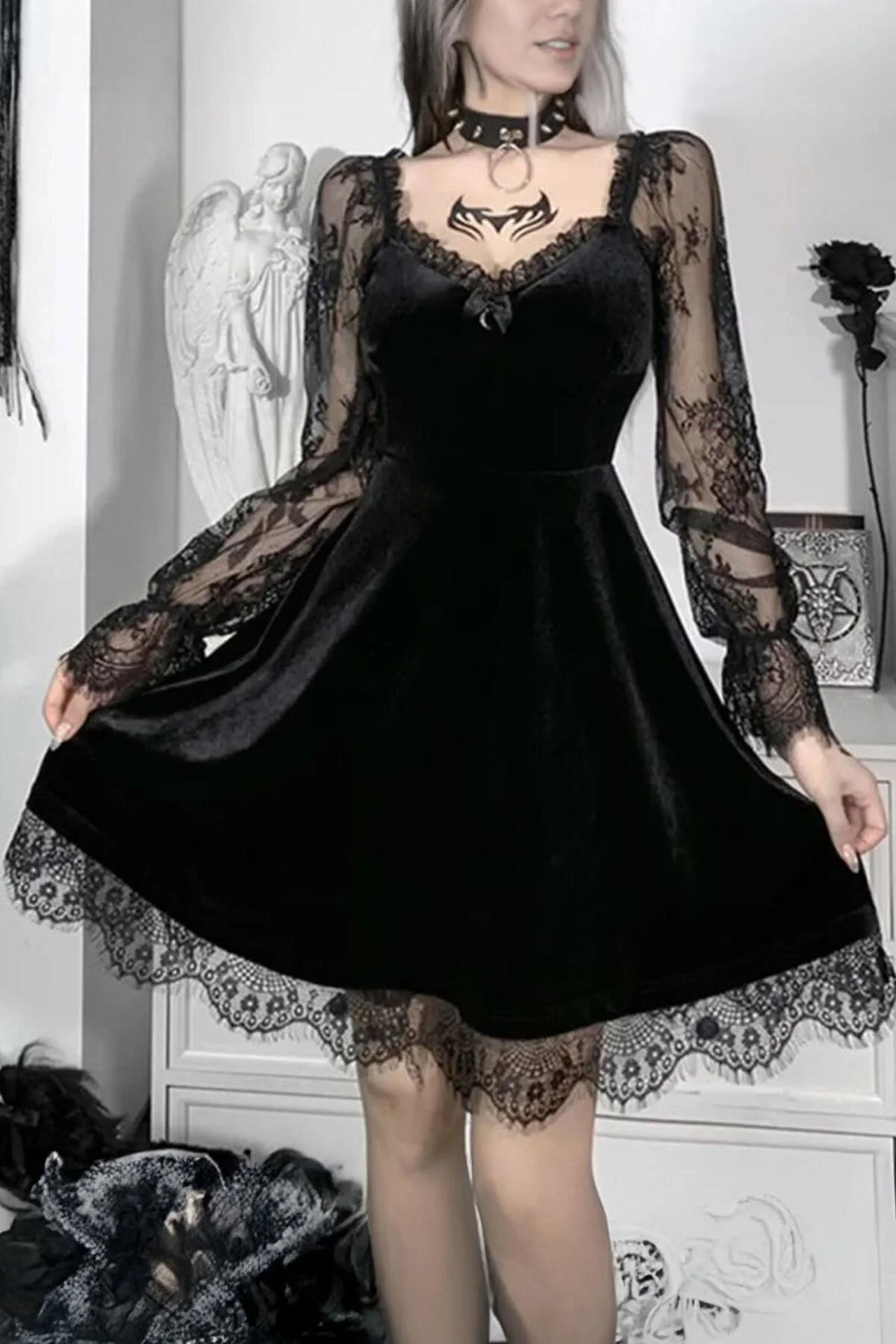 Siyah Vintage Gotik Dantel Kollu Fiyonklu Kadife Elbise Siyah Vintage Gotik Dantel Kollu Fiyonklu Kadife Elbise
