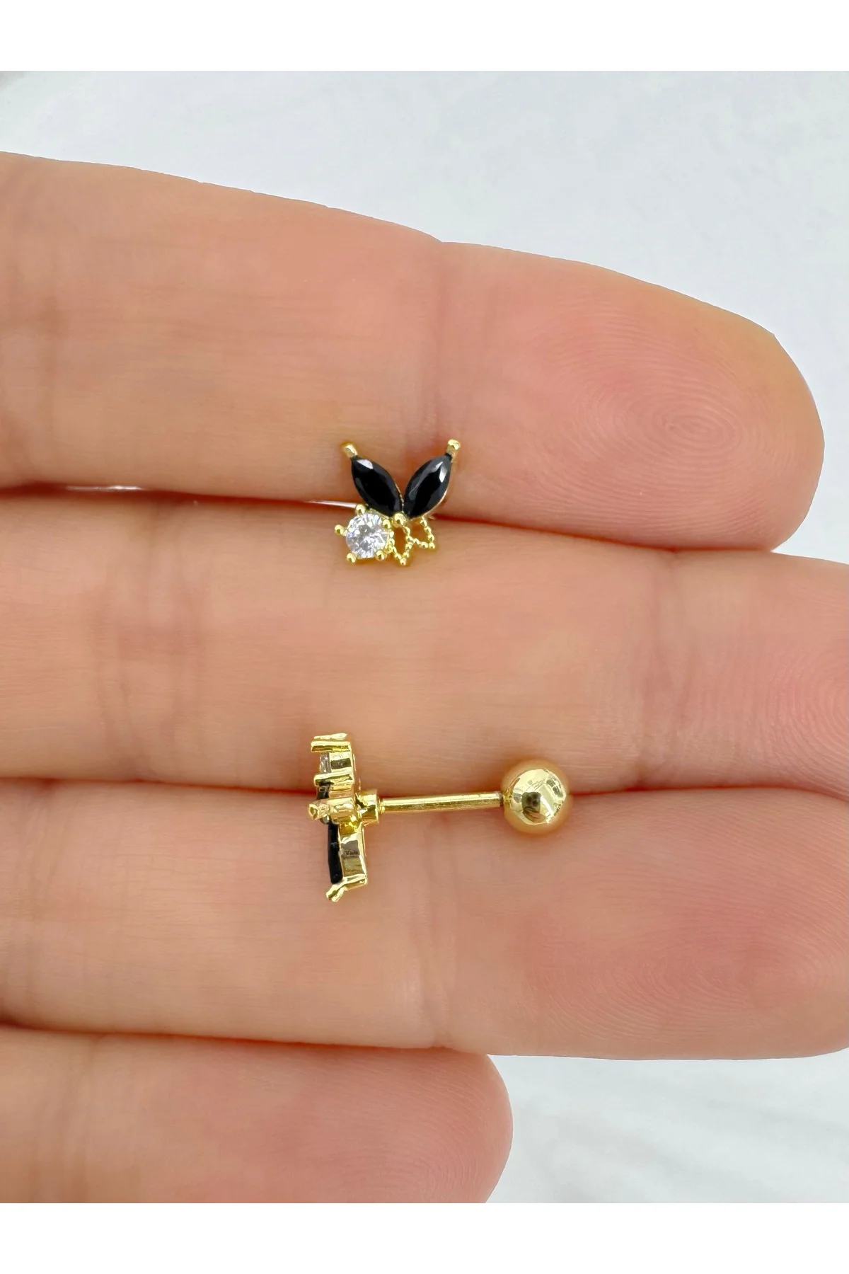 Siyah zirkon taşlı 1 adet tragus helix lobe uyumlu piercing küpe