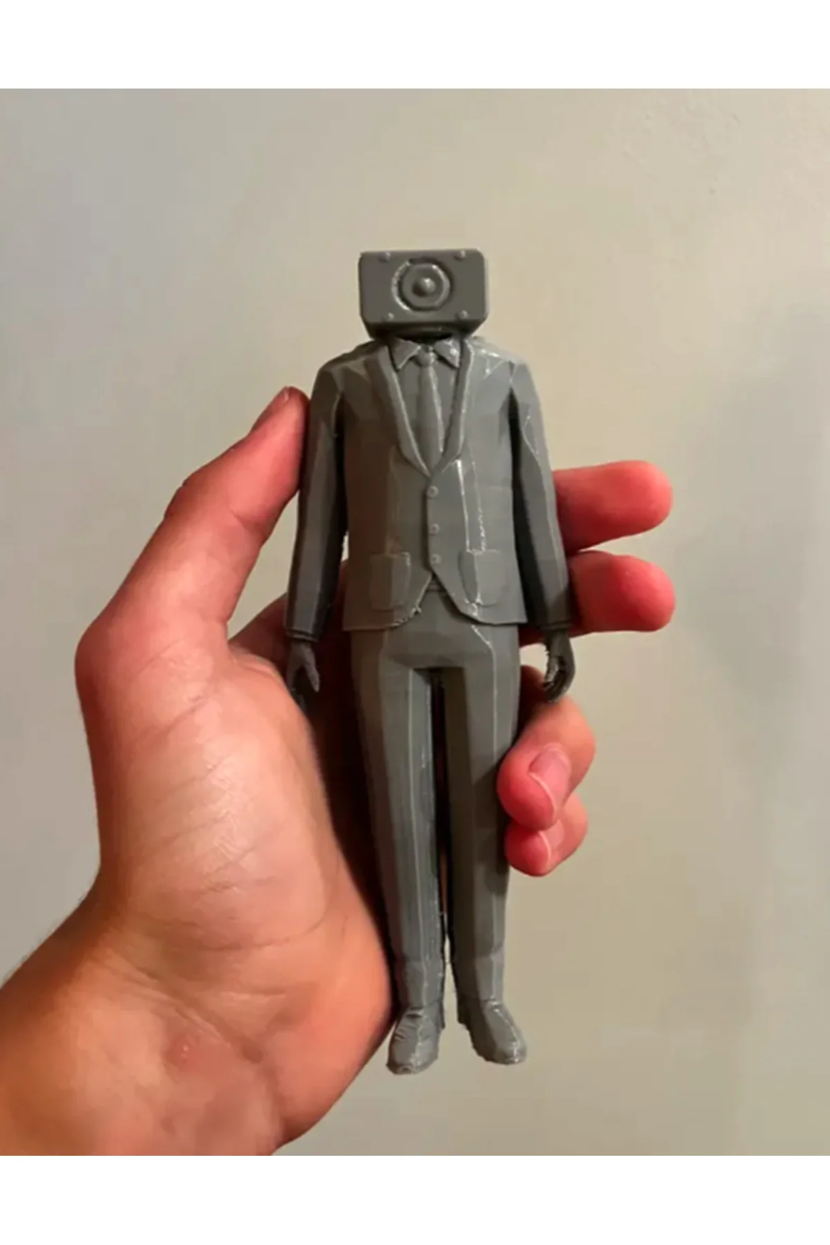 Skibidi Toilet Cameraman Figür Skibidi Tuvalet Kameraman Figür 15CM