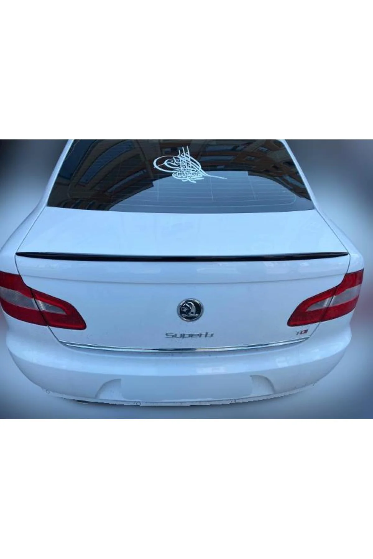 SKODA SÜPER B 2009-2015 ASTARLI ANATOMİK SPOİLER