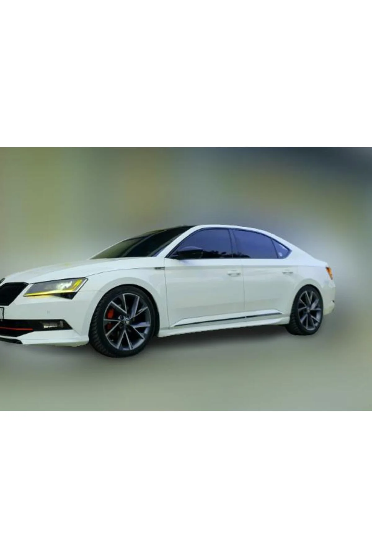 SKODA SÜPER B 2016-2019 ASTARLI YAN MARŞPİYEL