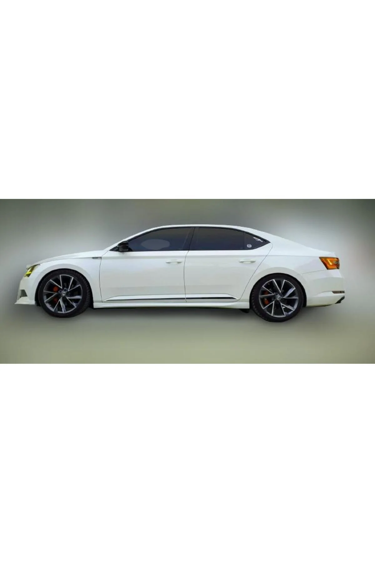 SKODA SÜPER B 2016-2019 ASTARLI YAN MARŞPİYEL
