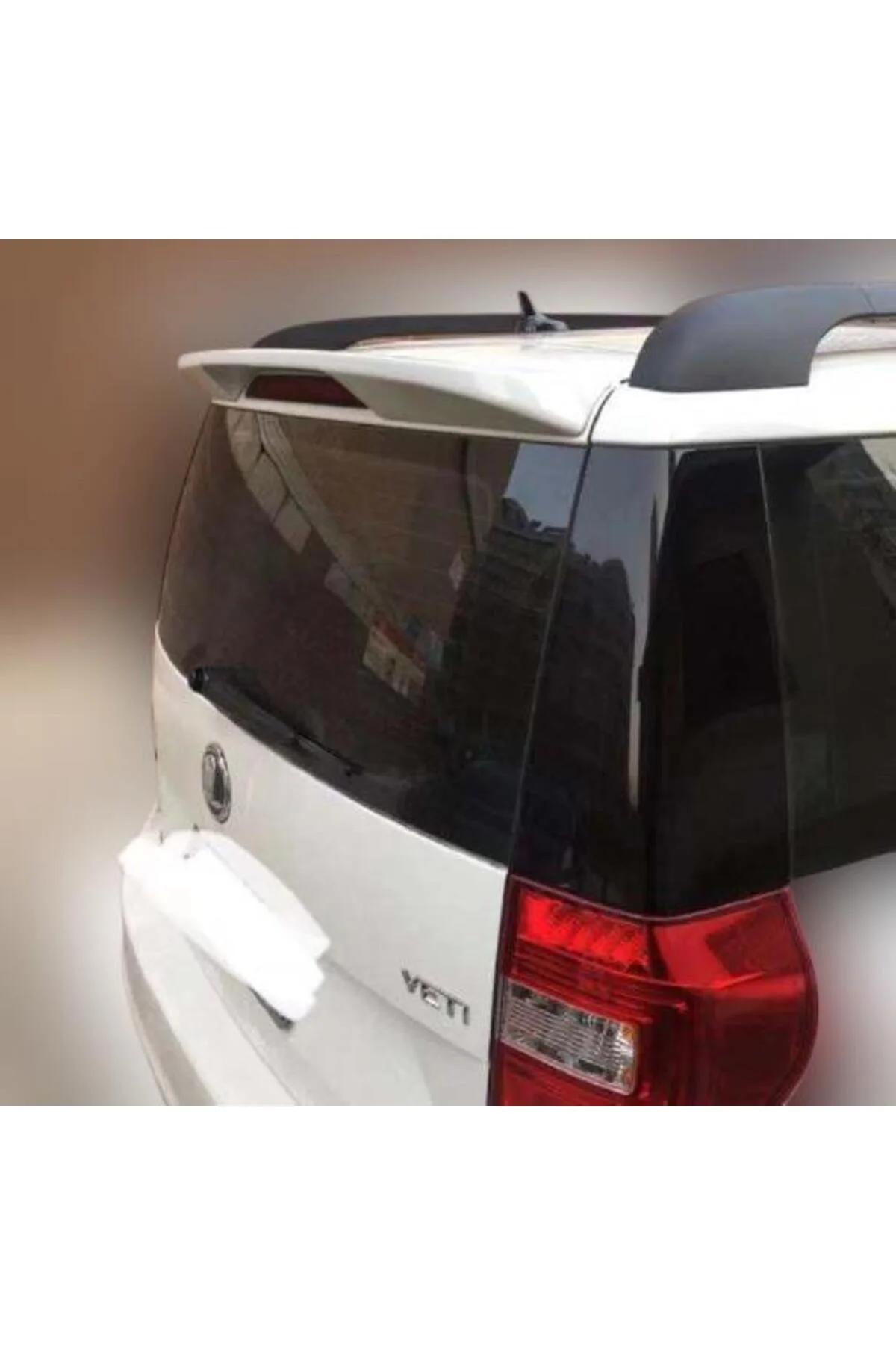 SKODA YETİ ASTARLI ANATOMİK SPOİLER