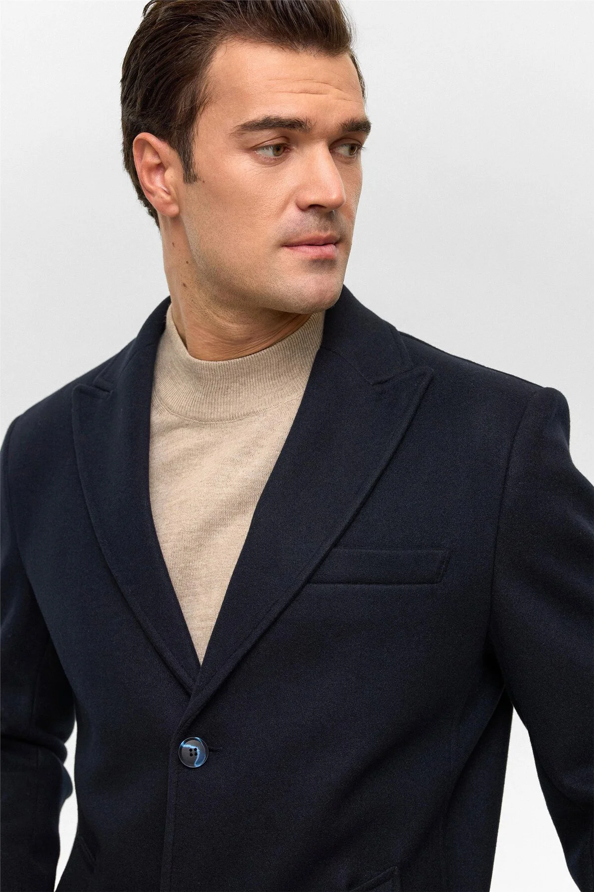Slim Fit Sivri Yaka Erkek Koyun Yünlü Kaban Slim Fit Sivri Yaka Erkek Koyun Yünlü Kaban